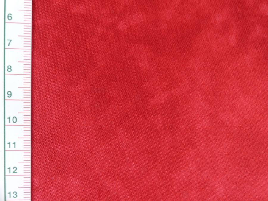 Preview: Patchworkstoff, Meterware. Detailansicht mit Maß. Roter, marmorierter Klassiker von Moda aus der Serie Marbles. Cherryrot